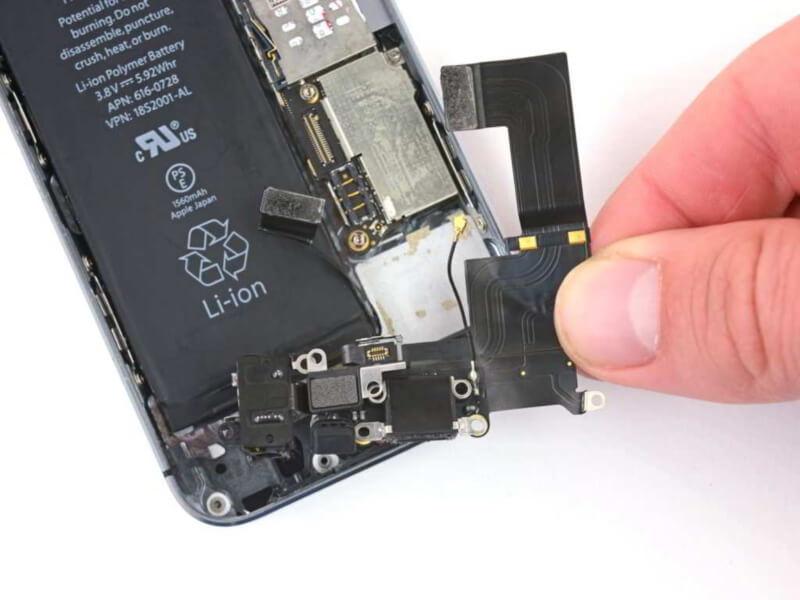 iPhone SE Charging Port Replacement