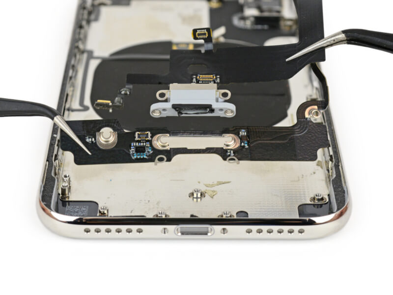 iPhone XS Max Charging Port Replacement